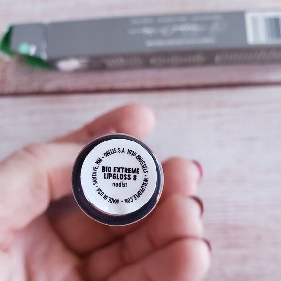 NIB Well People Organic Bio Extreme Lipgloss in Nudist .08 oz - Picture 6 of 6
